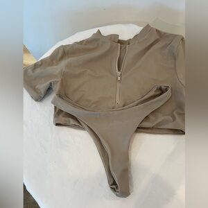 AEXAE front zip swim